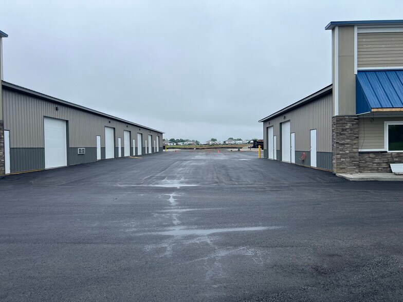 430 S County Road 400 E, Avon, IN à louer - Photo de l’immeuble – Image 2 sur 2