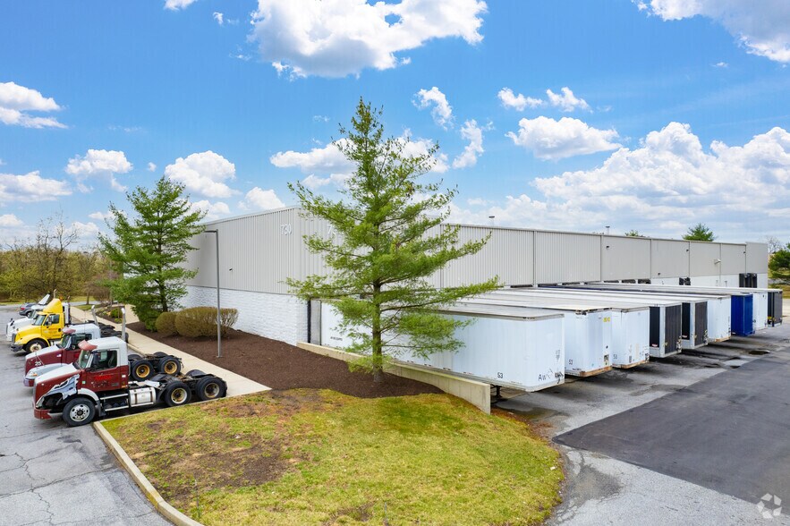 730 Veterans Dr, Bridgeport, NJ à louer - Photo de l’immeuble – Image 2 sur 4