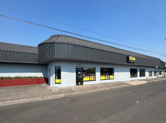 1211-1233 Court St, Medford, OR à louer - Photo de l’immeuble – Image 3 sur 7