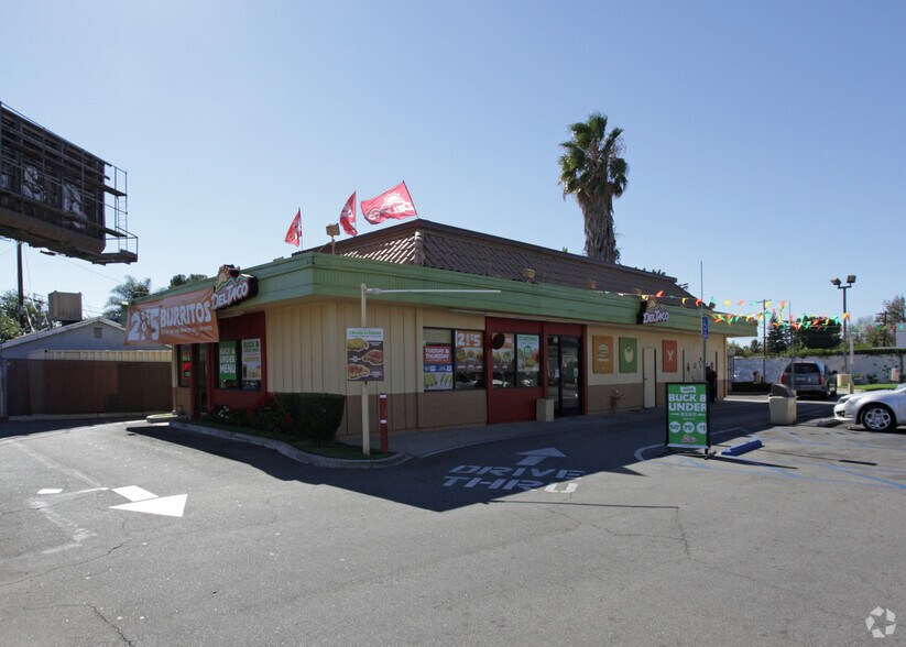 7545 Balboa Blvd, Van Nuys, CA à louer - Photo de l’immeuble – Image 2 sur 4