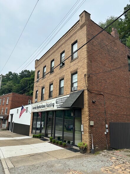 1202 Electric Ave, East Pittsburgh, PA à vendre - Photo de l’immeuble – Image 2 sur 15