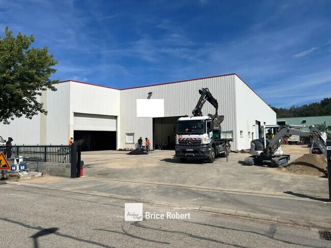 Plus de détails pour 167 Rue De Guénas, Millery - Local d'activités à louer