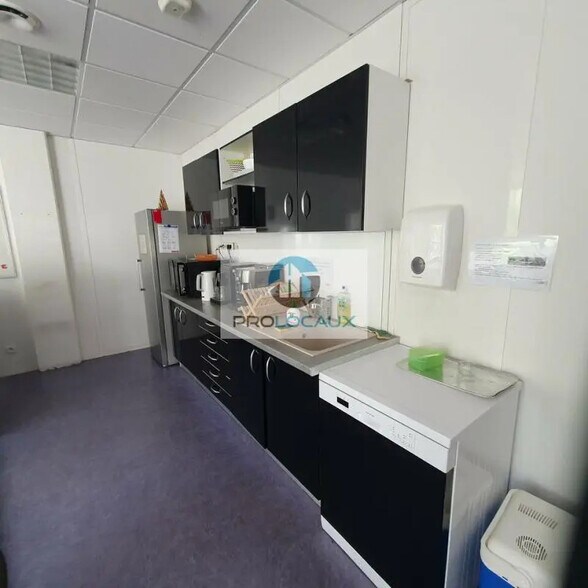 Bureau dans Grenoble à louer - Photo de l’immeuble – Image 2 sur 12