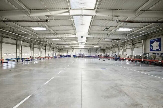 Plus de détails pour Bureau, Local d'activités à louer