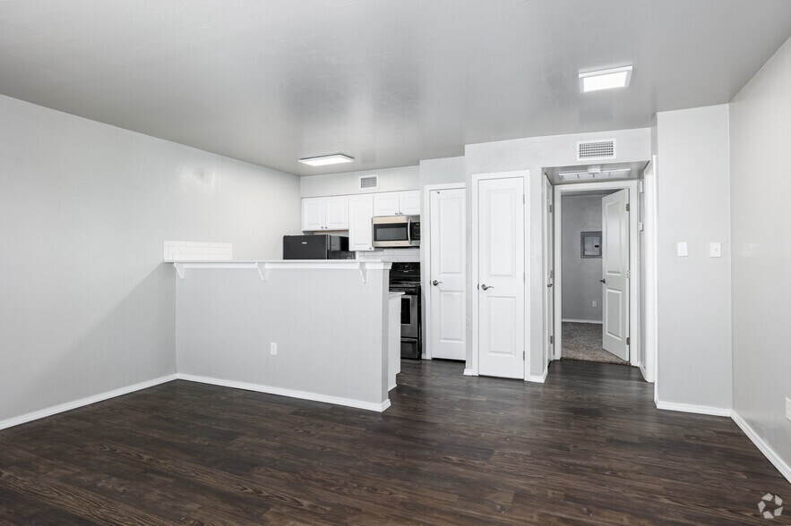 7908 Hemingford Ct, Oklahoma City, OK à vendre - Photo de l’immeuble – Image 2 sur 20