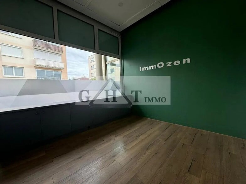 Local commercial dans Créteil à vendre - Photo de l’immeuble – Image 2 sur 7