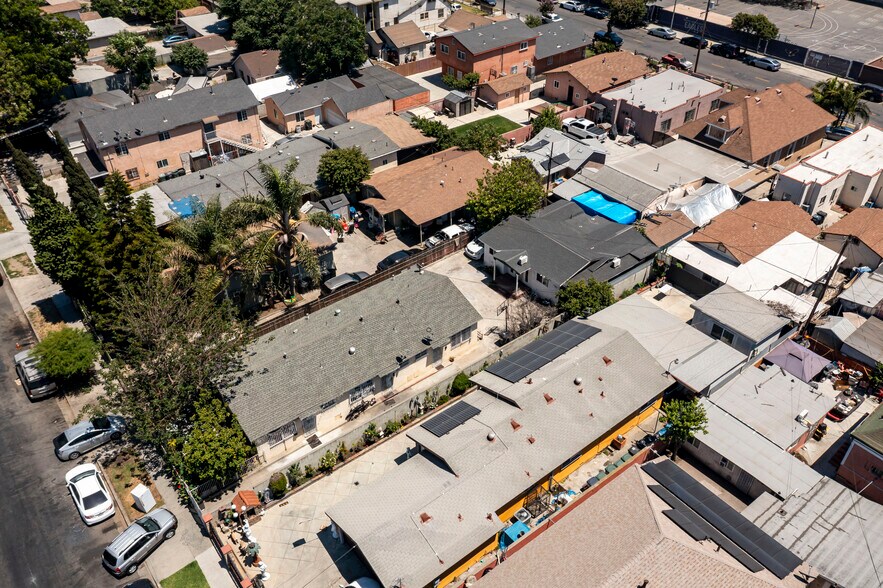 1318 E 59th Pl, Los Angeles, CA à vendre - Photo de l’immeuble – Image 3 sur 8
