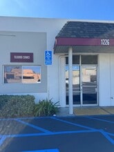 1218-1240 S Lyon St, Santa Ana, CA à louer Photo intérieure– Image 1 sur 1