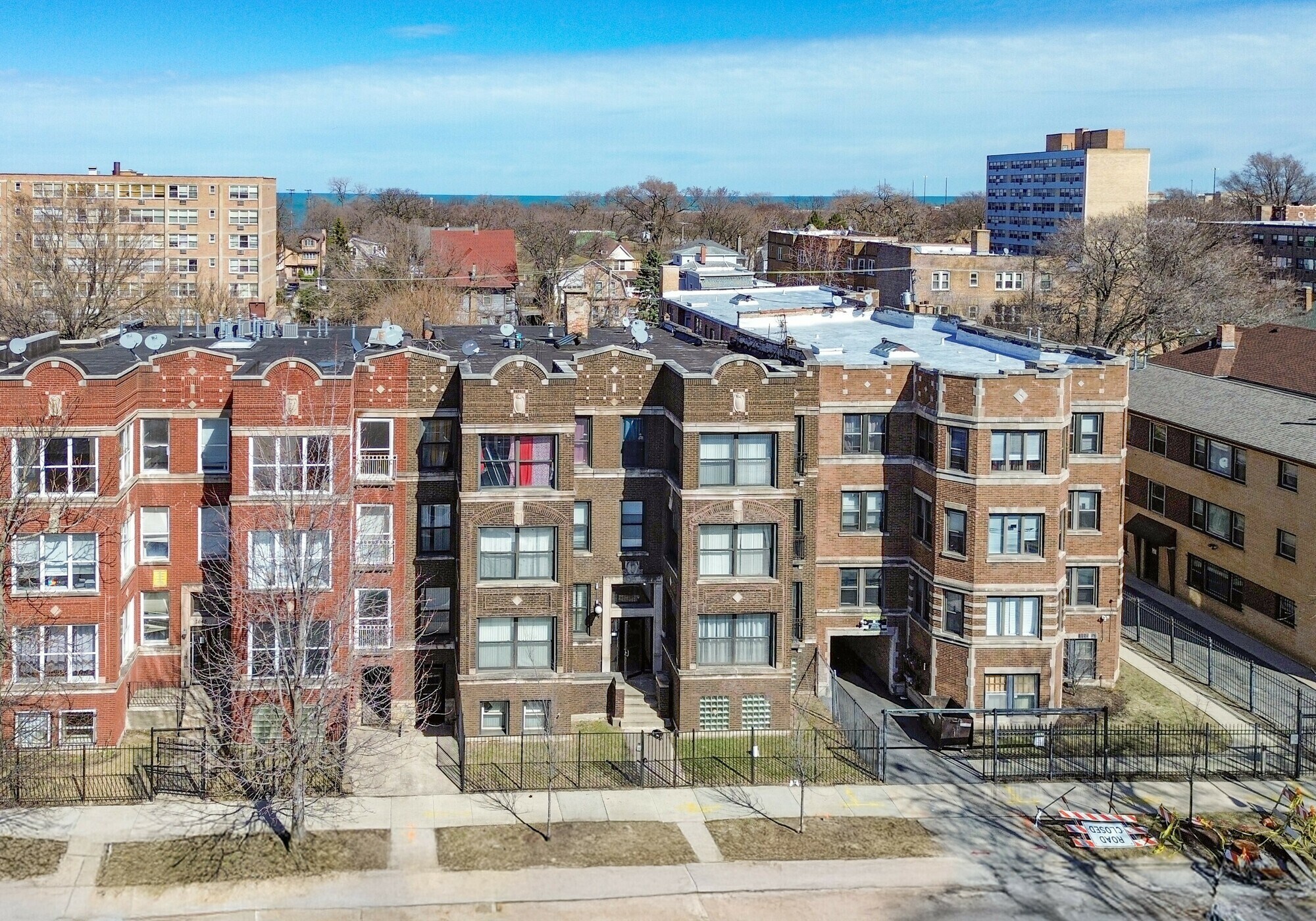 7651 S Coles Ave, Chicago, IL à vendre Photo principale– Image 1 sur 6