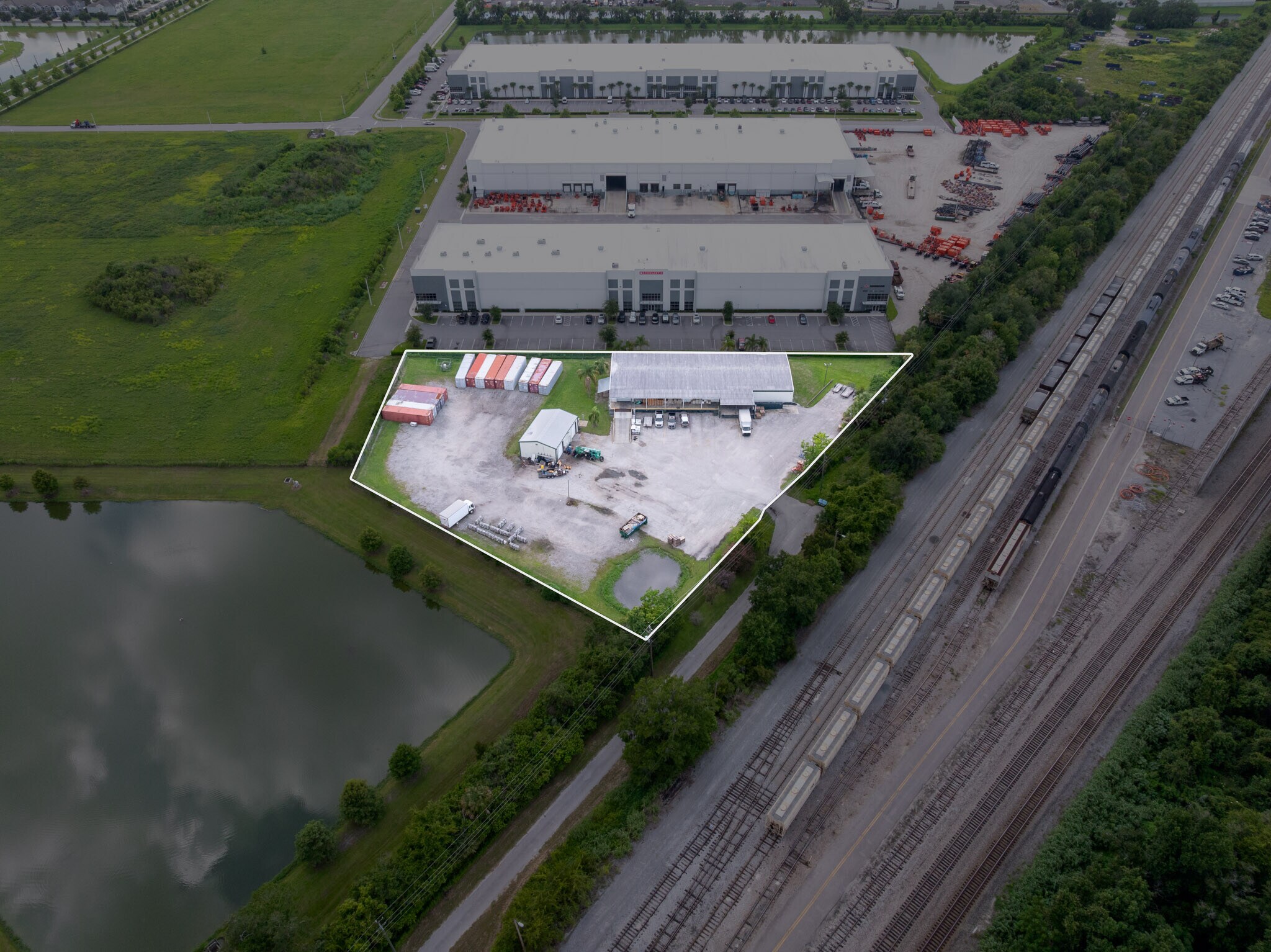 325 Rand Yard Rd, Sanford, FL à louer Photo de l’immeuble– Image 1 sur 26