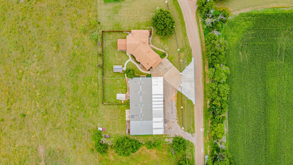 414 County Road 437, Eddy, TX à vendre - Photo de l’immeuble – Image 2 sur 58
