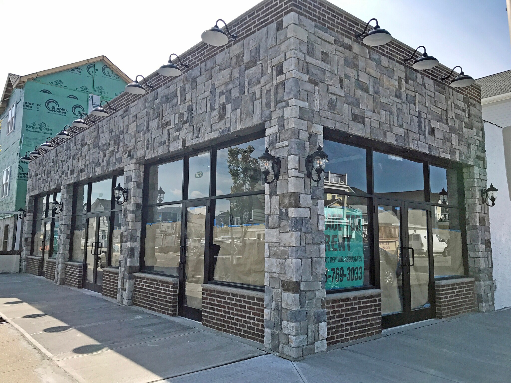 868-872 W Beech St, Long Beach, NY à louer Photo de l’immeuble– Image 1 sur 5
