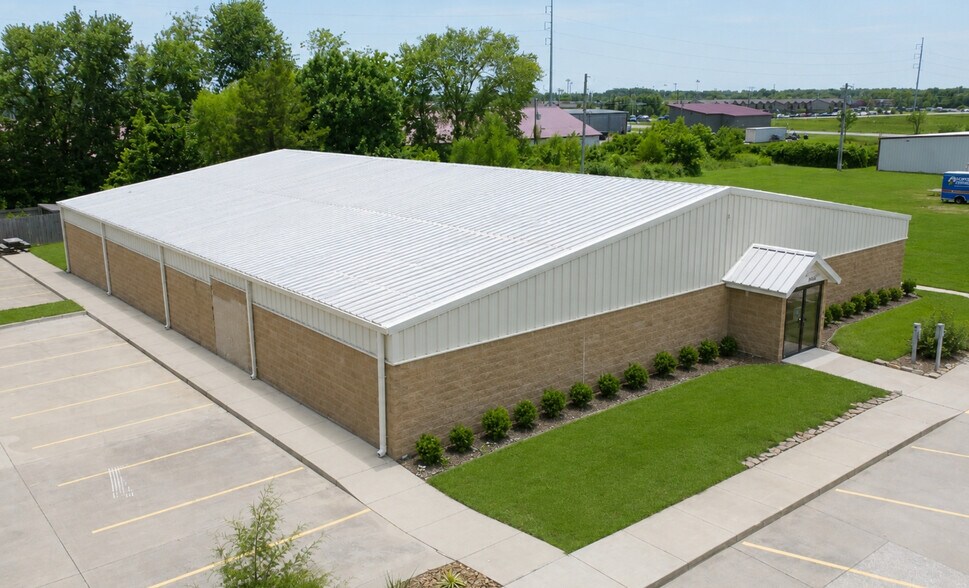1604 W Acorn Dr, Rogers, AR à louer - Photo de l’immeuble – Image 2 sur 12
