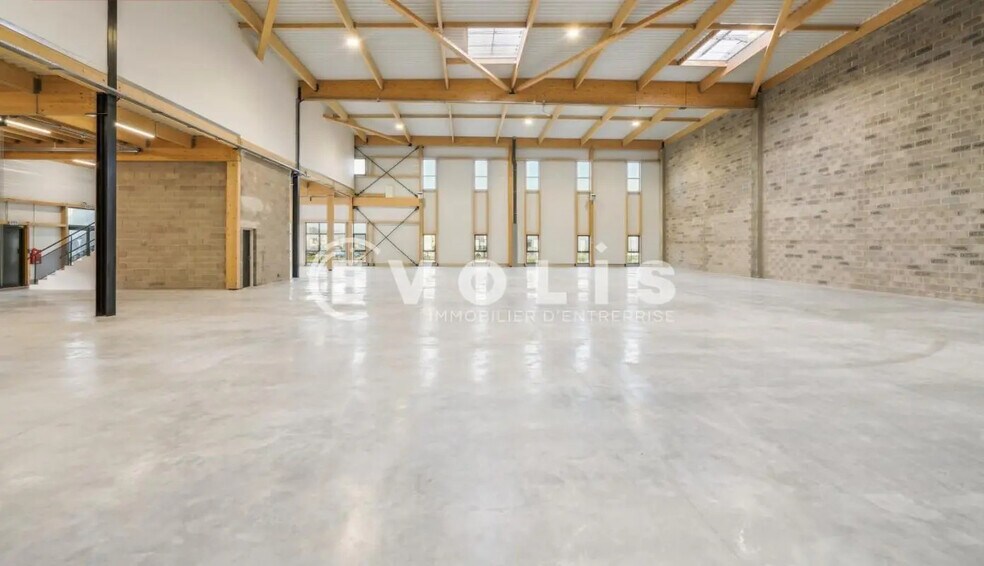 Local d’activités dans Graveson à louer - Photo intérieure – Image 2 sur 10