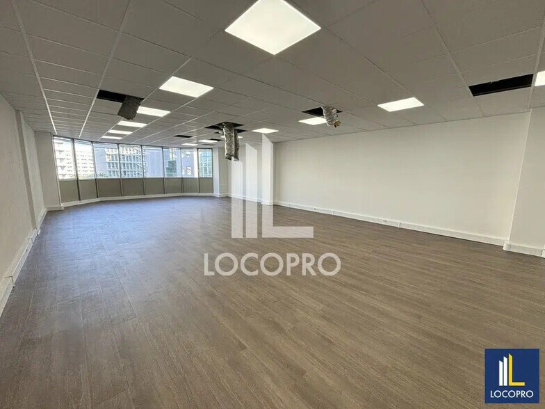 455 Promenade Des Anglais, Nice à louer - Photo de l’immeuble – Image 2 sur 6