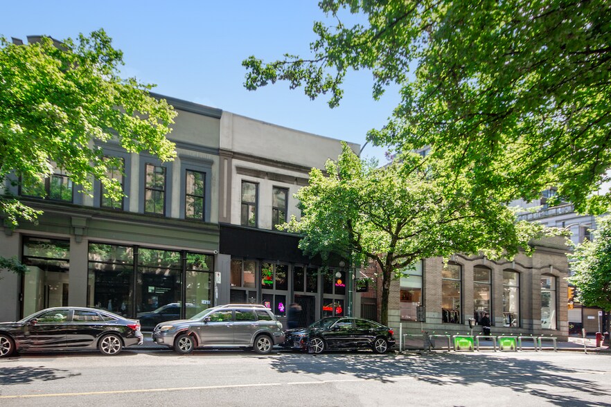 234-238 Abbott St, Vancouver, BC à louer - Photo de l’immeuble – Image 1 sur 37