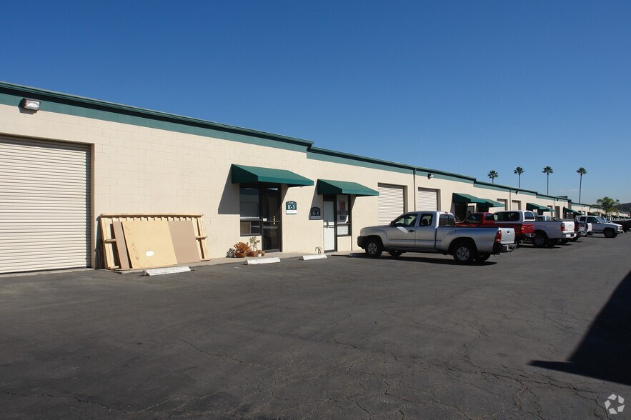 120 N Pacific St, San Marcos, CA à vendre - Photo de l’immeuble – Image 2 sur 2