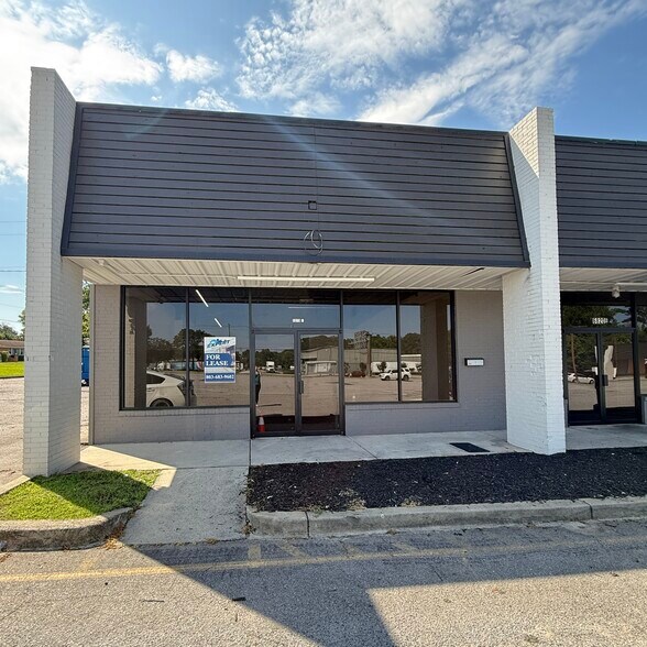 6820 N Main St, Columbia, SC à louer - Photo principale – Image 1 sur 7