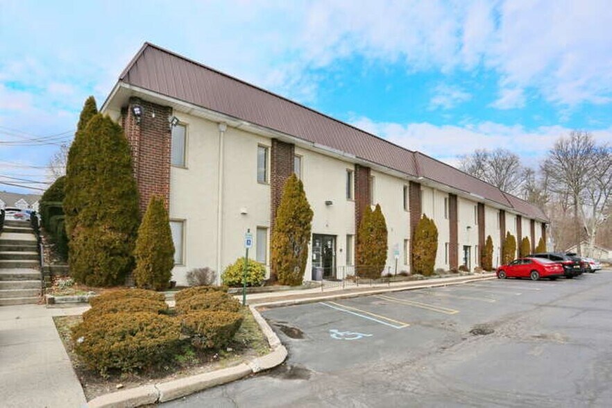 236-246 N Main St, New City, NY à louer - Photo principale – Image 1 sur 35