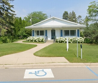 Plus de détails pour 207 Circle Dr, Traverse City, MI - Bureau à vendre