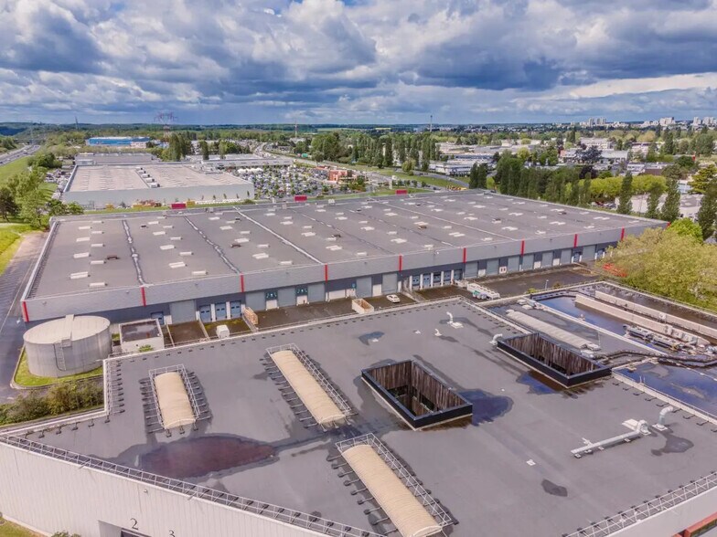 Local d’activités dans Les Ulis à louer - Photo de l’immeuble – Image 3 sur 14