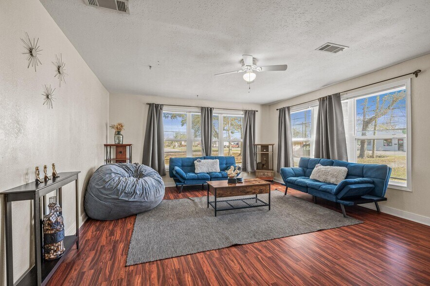 9225 N Palafox St, Pensacola, FL à vendre - Photo intérieure – Image 3 sur 31