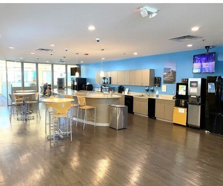 2710 Bellingham Dr, Troy, MI à louer - Photo intérieure – Image 3 sur 6