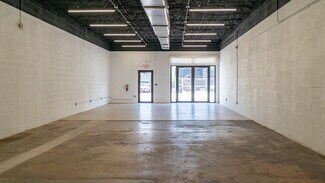 Plus de détails pour 320 NE 61st St, Miami, FL - Local commercial à louer