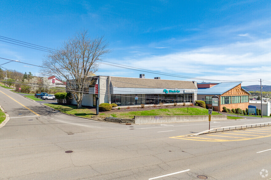 310 Reynolds Rd, Johnson City, NY à louer - Photo de l’immeuble – Image 3 sur 4