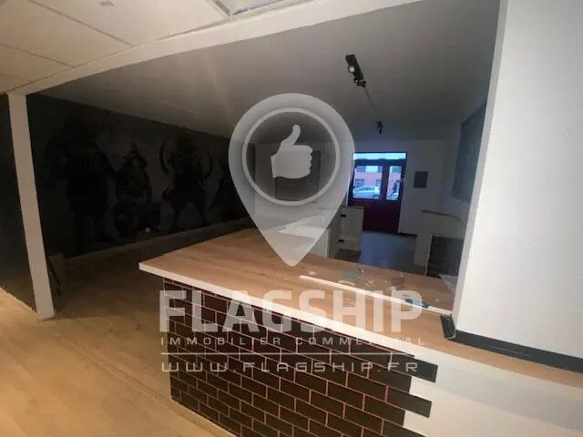 Local commercial dans Cergy à louer - Photo de l’immeuble – Image 3 sur 8