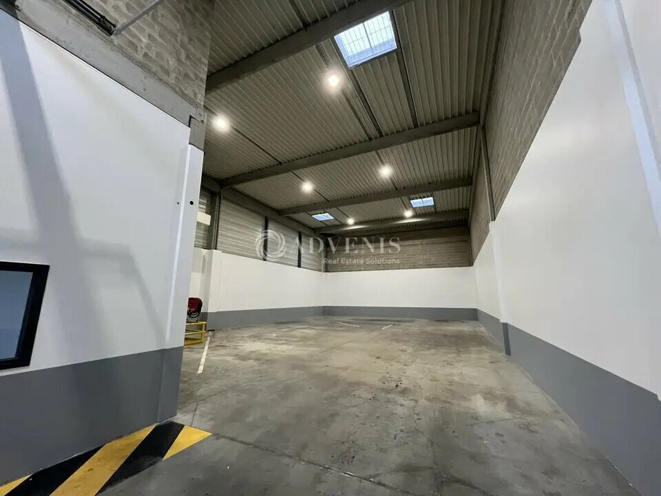 Local d’activités dans Élancourt à louer Photo intérieure– Image 1 sur 8