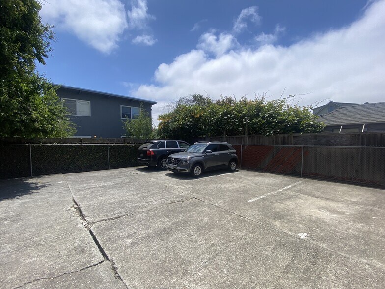 1648 Russell St, Berkeley, CA à vendre - Photo de l’immeuble – Image 3 sur 29