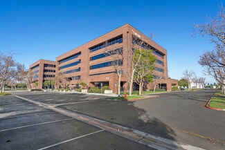 Plus de détails pour 5701 Katella Ave, Cypress, CA - Bureau à louer