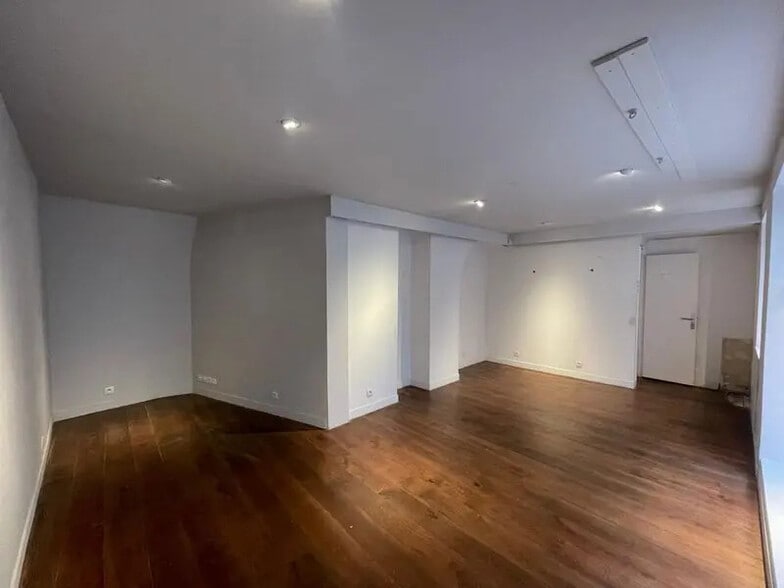 Local commercial dans Paris à louer - Photo intérieure – Image 3 sur 7