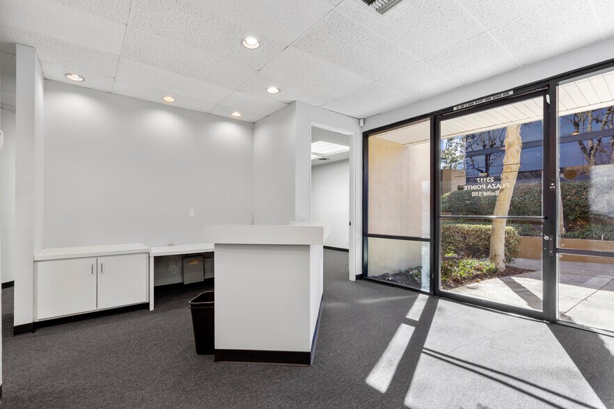 23117 Plaza Pointe Dr, Laguna Hills, CA à vendre - Photo intérieure – Image 3 sur 20