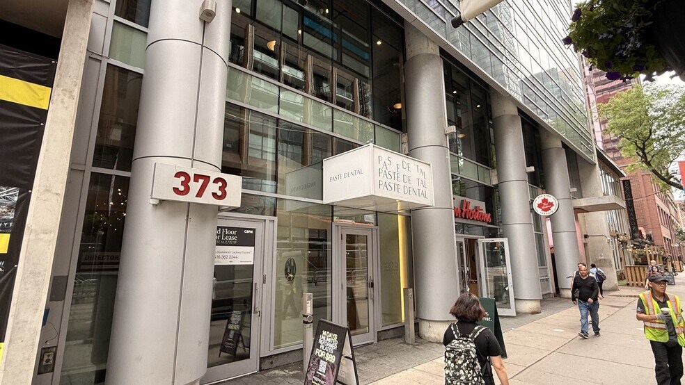373-375 King St W, Toronto, ON à louer - Photo de l’immeuble – Image 2 sur 31