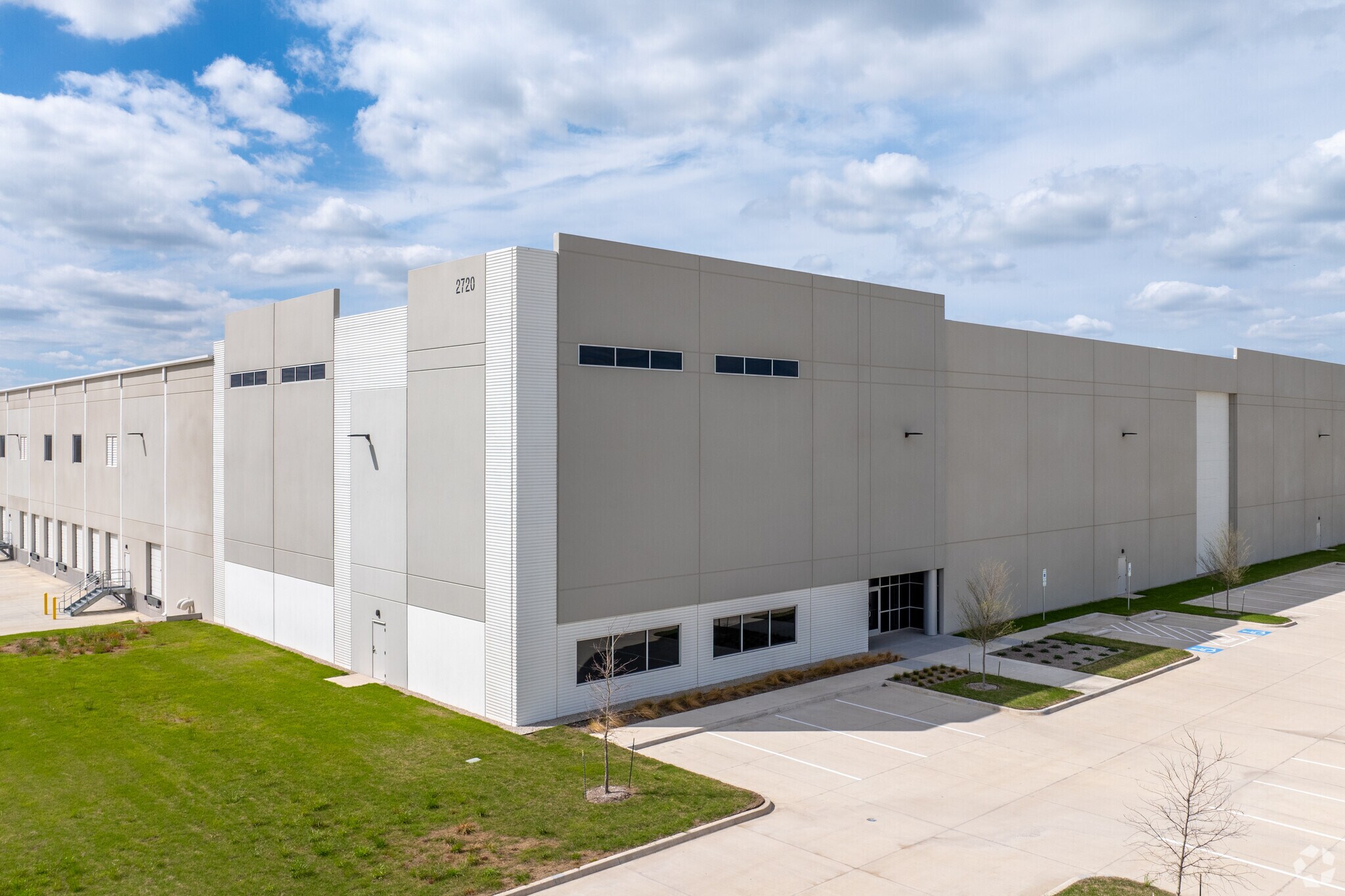 2720 Logistics Dr, Midlothian, TX à louer Photo de l’immeuble– Image 1 sur 8