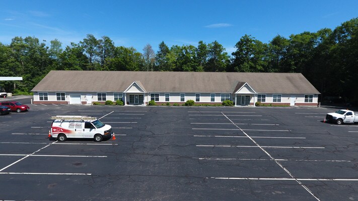 3 Winnenden Rd, Norwich, CT à louer - Photo de l’immeuble – Image 1 sur 20