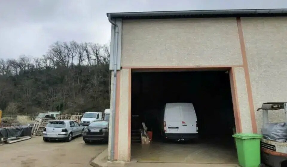 Local d’activités dans MARCILLY-D'AZERGUES à louer - Photo de l’immeuble – Image 2 sur 8
