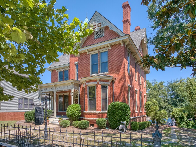 631 S Hull St, Montgomery, AL à vendre - Photo principale – Image 1 sur 14