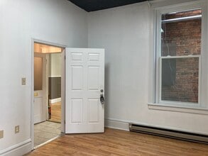 2 S Potomac St, Hagerstown, MD à louer Photo intérieure– Image 1 sur 5