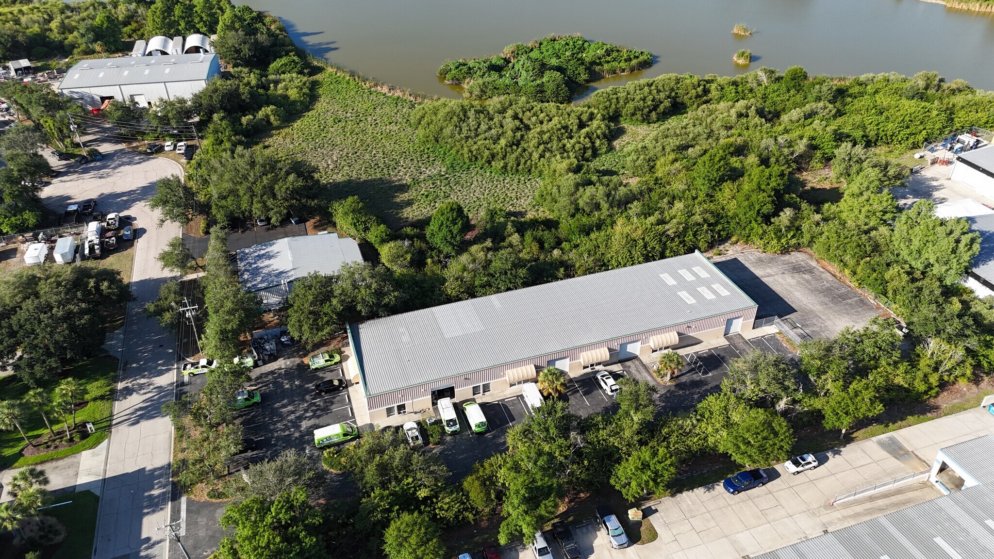 1052-1060 Endeavor Ct, Nokomis, FL à louer Photo de l’immeuble– Image 1 sur 36