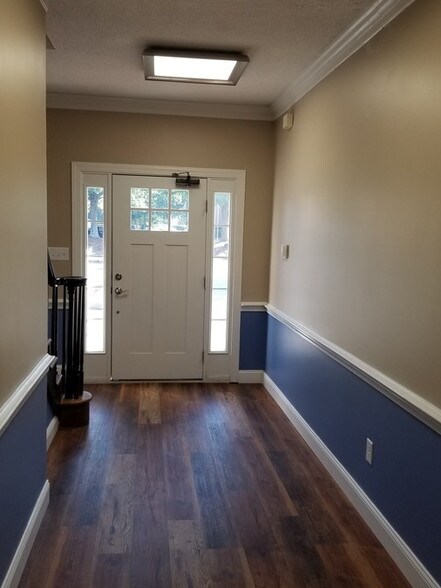 3325 Healy Dr, Winston-Salem, NC à louer - Photo de l’immeuble – Image 3 sur 15