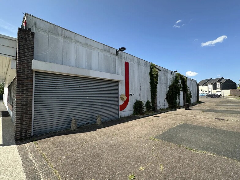 Local d'activités dans Beaugency à vendre - Photo de l’immeuble – Image 3 sur 5