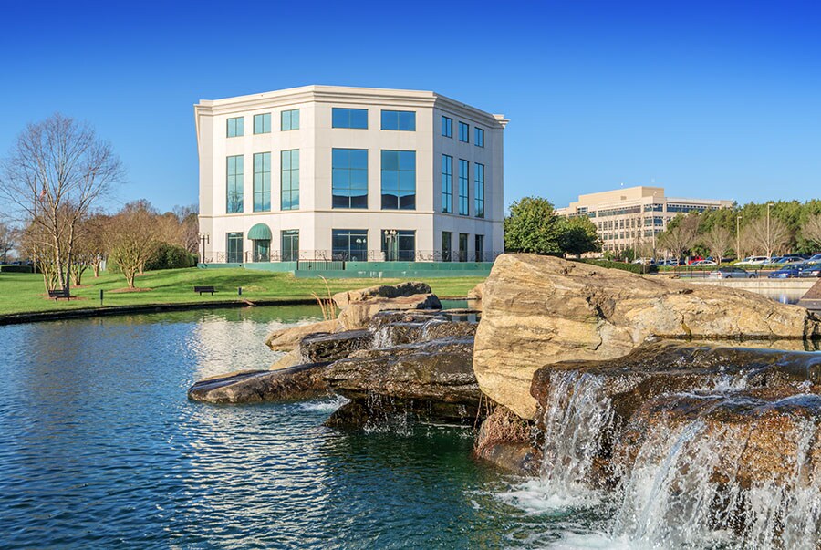 9144 Arrowpoint Blvd, Charlotte, NC à louer Photo principale– Image 1 sur 31