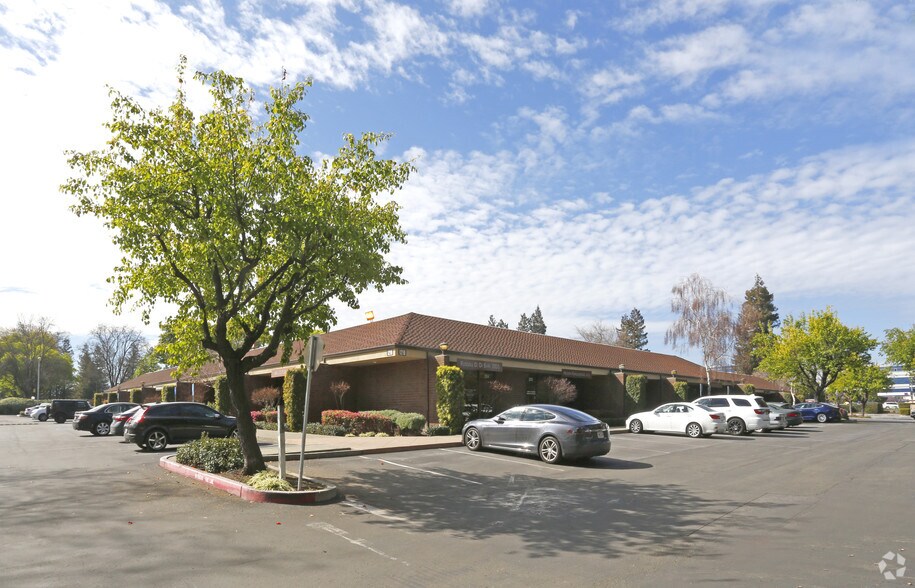 1210 E Arques Ave, Sunnyvale, CA à vendre - Photo de l’immeuble – Image 2 sur 9