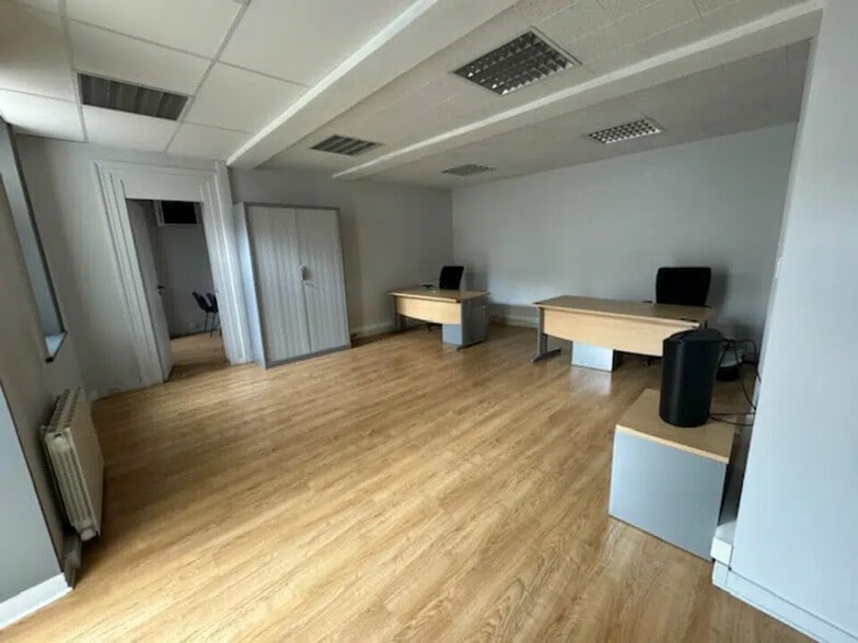 531 Rue Loyson De Chastelus, Villefranche-sur-Saône à louer - Photo de l’immeuble – Image 1 sur 5