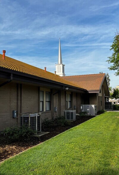 1814 N Echo Ave, Fresno, CA à vendre - Photo de l’immeuble – Image 3 sur 8