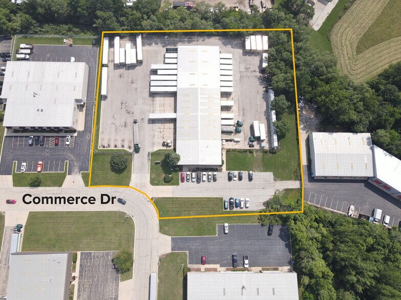 825 Commerce Dr, South Elgin, IL à louer - Photo de l’immeuble – Image 2 sur 5