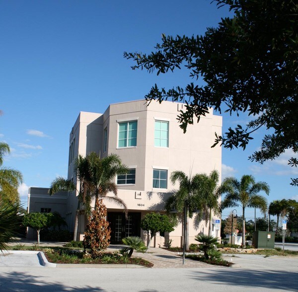 1604 S Harbor City Blvd, Melbourne, FL à louer - Photo de l’immeuble – Image 3 sur 3